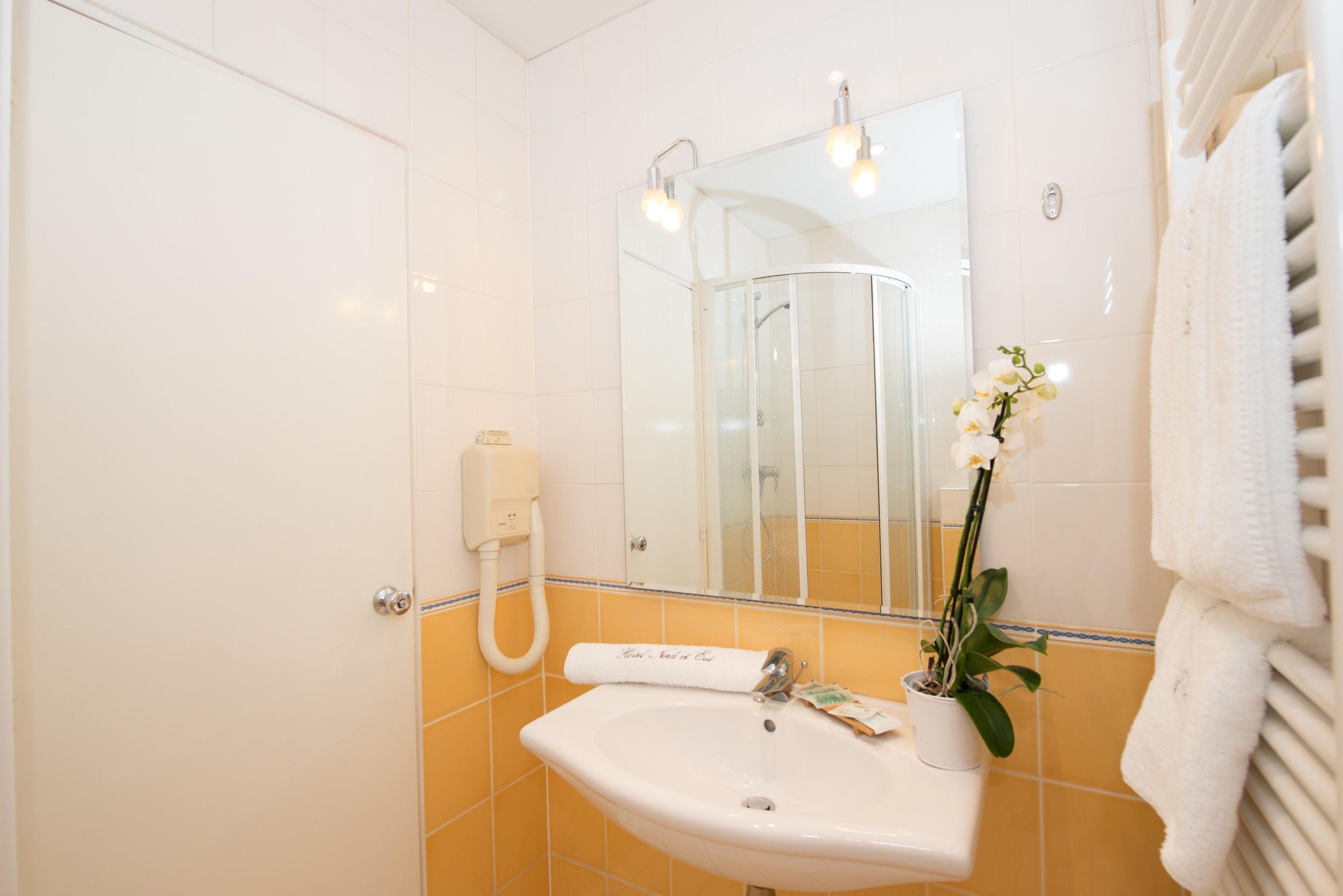 Hotel Du Nord Et De L'est Parigi